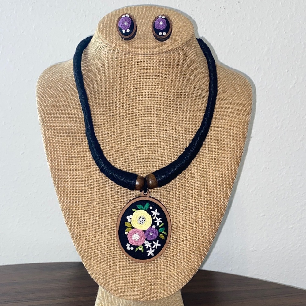 Floral Pendant Necklace and Earring Set